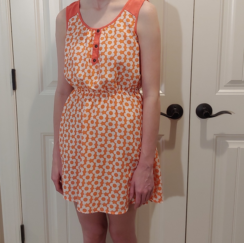 White and orange floral dress - Picture 2 of 8